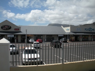 Sunnydale Shopping Centre holds more than 15 shops, a large parking at your disposal.